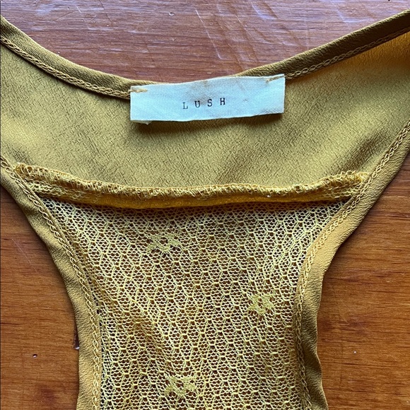 Lush Lace Blouse - Picture 3 of 9